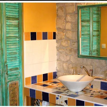 Les Balcons De La Seugne Bed & Breakfast