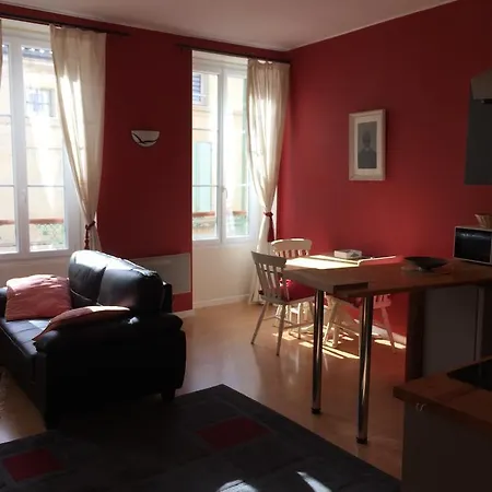Les Balcons De La Seugne Bed & Breakfast